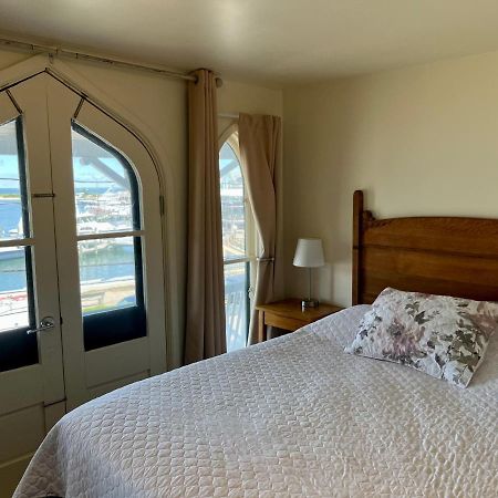 The Attleboro House Ξενοδοχείο Oak Bluffs Εξωτερικό φωτογραφία